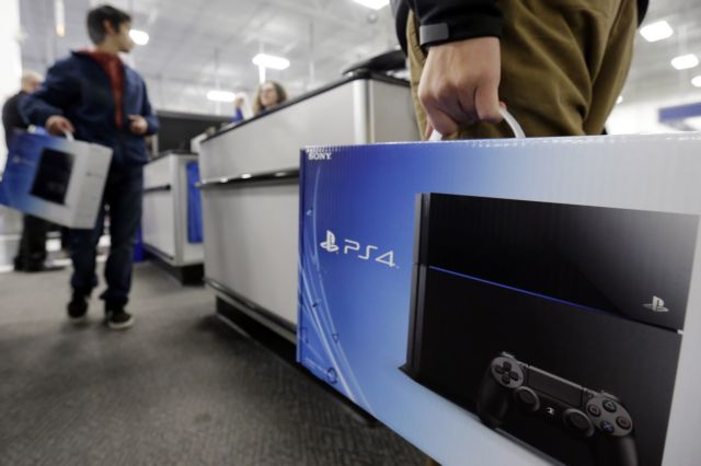 H Sony ζητωκραυγάζει για τις πωλήσεις 5,3 εκατομμυρίων PS4